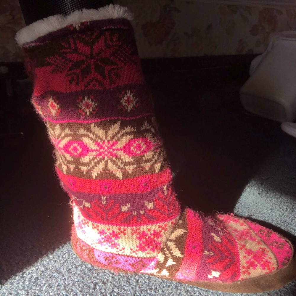 Muk Luks slippers size xlarge 9.5-10.5